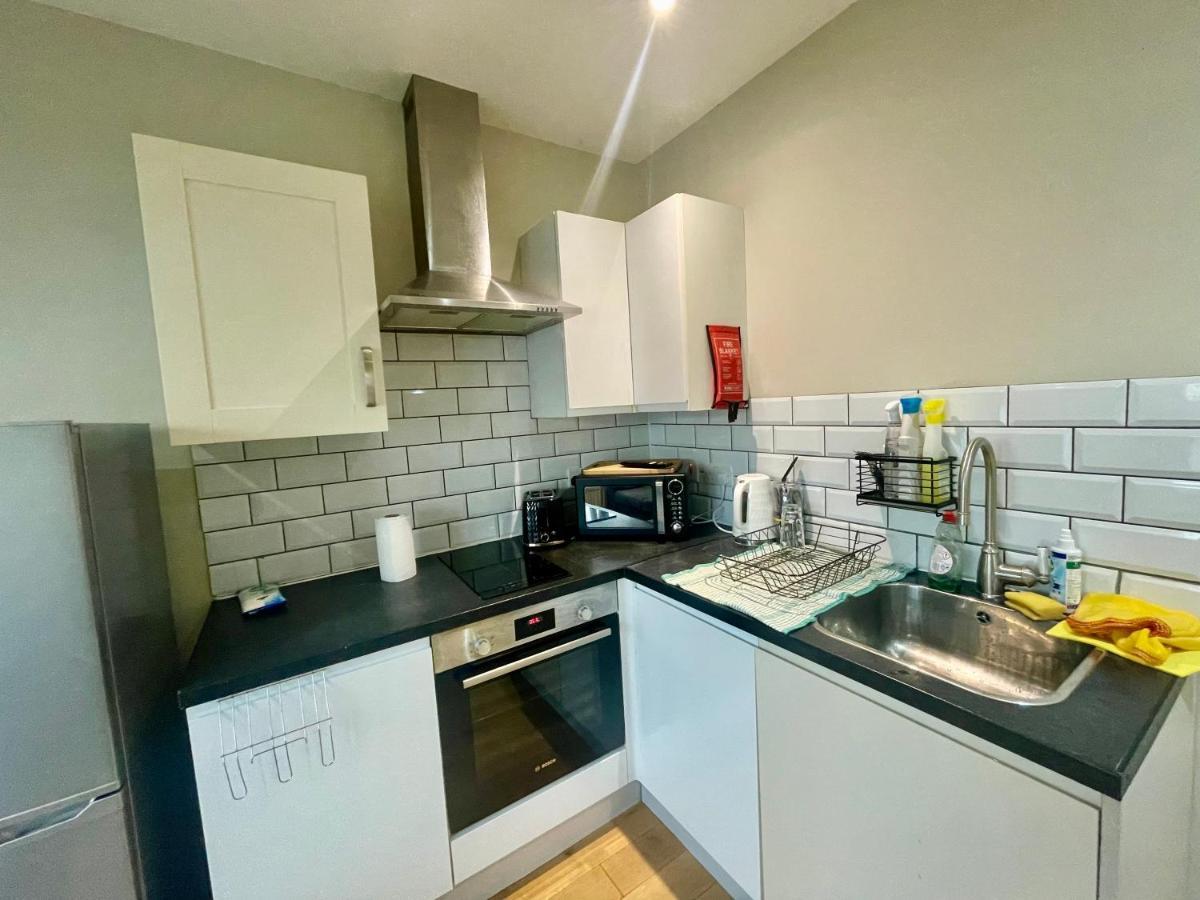 Cosy 1 Bedroom Flat! Лондон Экстерьер фото